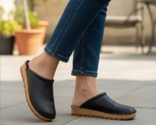 crne klompe sa crnom tabanicom