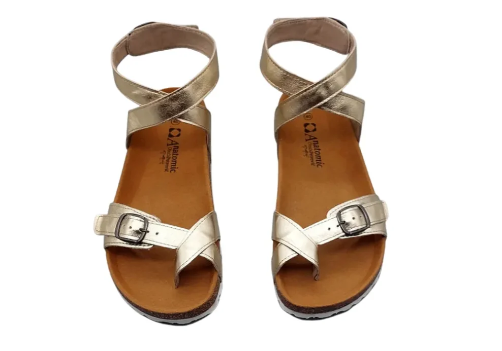 Zenske kozne sandale s remenima zlatna4