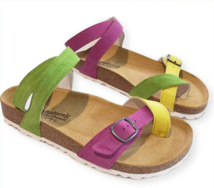 Šarene ljetne sandale za žene.