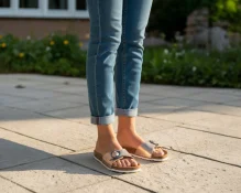 Kožne natikače zlatna, okrugla kopča