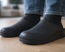 crne usnjene klompe za službo