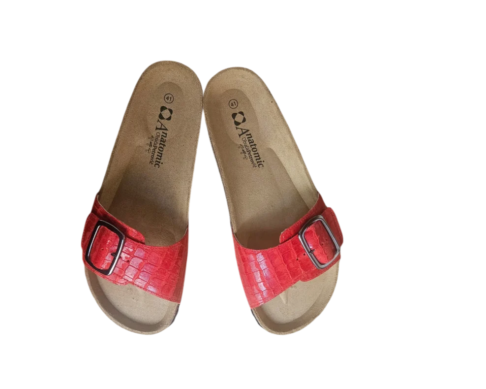 detalj koze crveni croco uzorak.