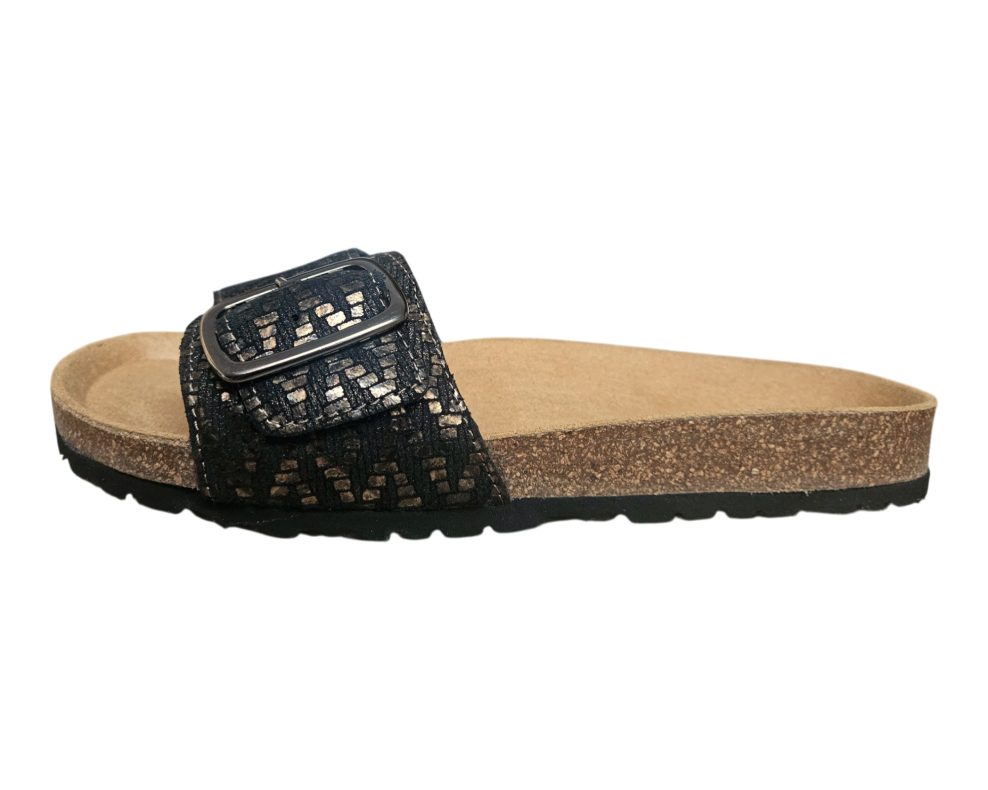 Bočni prikaz anatomske natikače s đonom od pluta i crnim kožnim remenom.